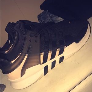 Size 9 women’s adidas